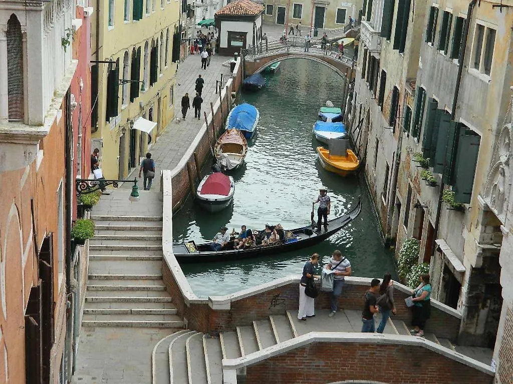 Venice Dose Guesthouse 2*,  Italia